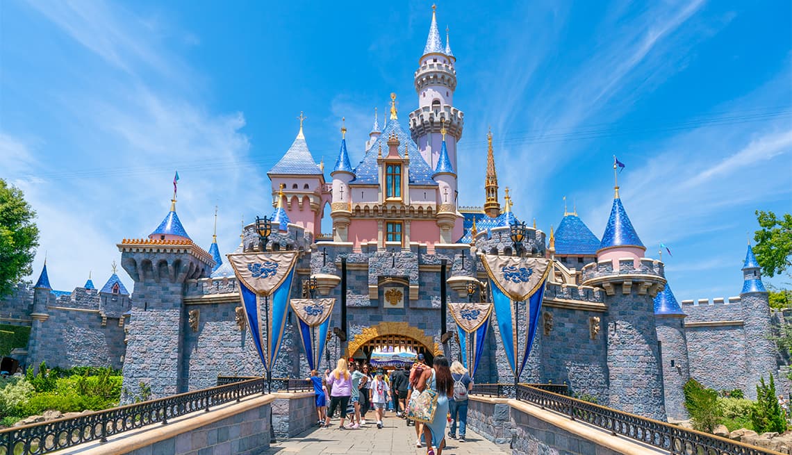 Découvrez comment Disneyland ressuscite Walt Disney pour son 70e anniversaire