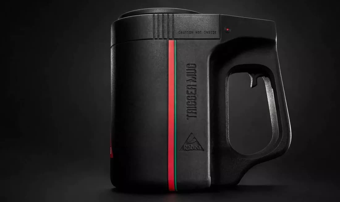 Quelqu'un a créé une tasse avec une gâchette intégrée pour jouer aux FPS