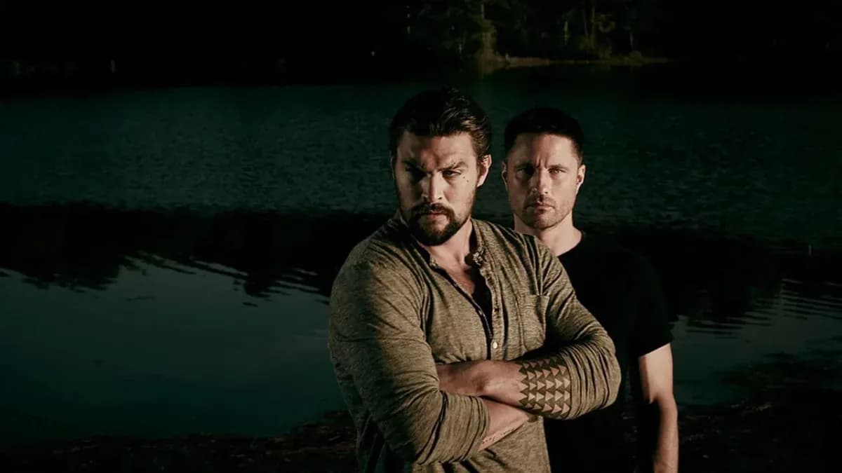 **"The Red Road" : Pourquoi cette série méconnue de Jason Momoa mérite enfin son heure de gloire en France ?** **"The Red Road" : Pourquoi cette série méconnue de Jason Momoa mérite enfin son heure de gloire en France ?**