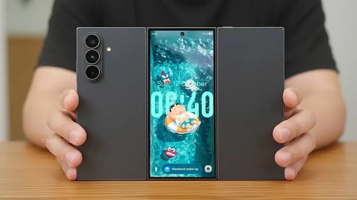 Samsung Z-Trifold : Le smartphone ultra-puissant à écran 10" pliable qui tient dans une poche ! Samsung Z-Trifold : Le smartphone ultra-puissant à écran 10" pliable qui tient dans une poche !