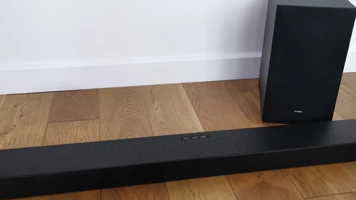 Samsung HW-Q610GF : La barre de son Dolby Atmos à prix cassé pour une immersion totale Samsung HW-Q610GF : La barre de son Dolby Atmos à prix cassé pour une immersion totale
