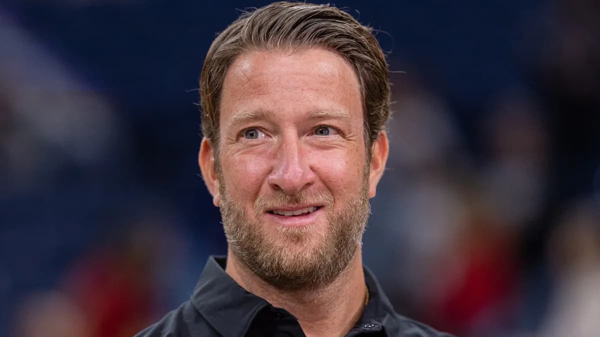 Accident spectaculaire : l'équipe Call of Duty de Dave Portnoy percute une voiture en roulant à contresens ! Accident spectaculaire : l'équipe Call of Duty de Dave Portnoy percute une voiture en roulant à contresens !