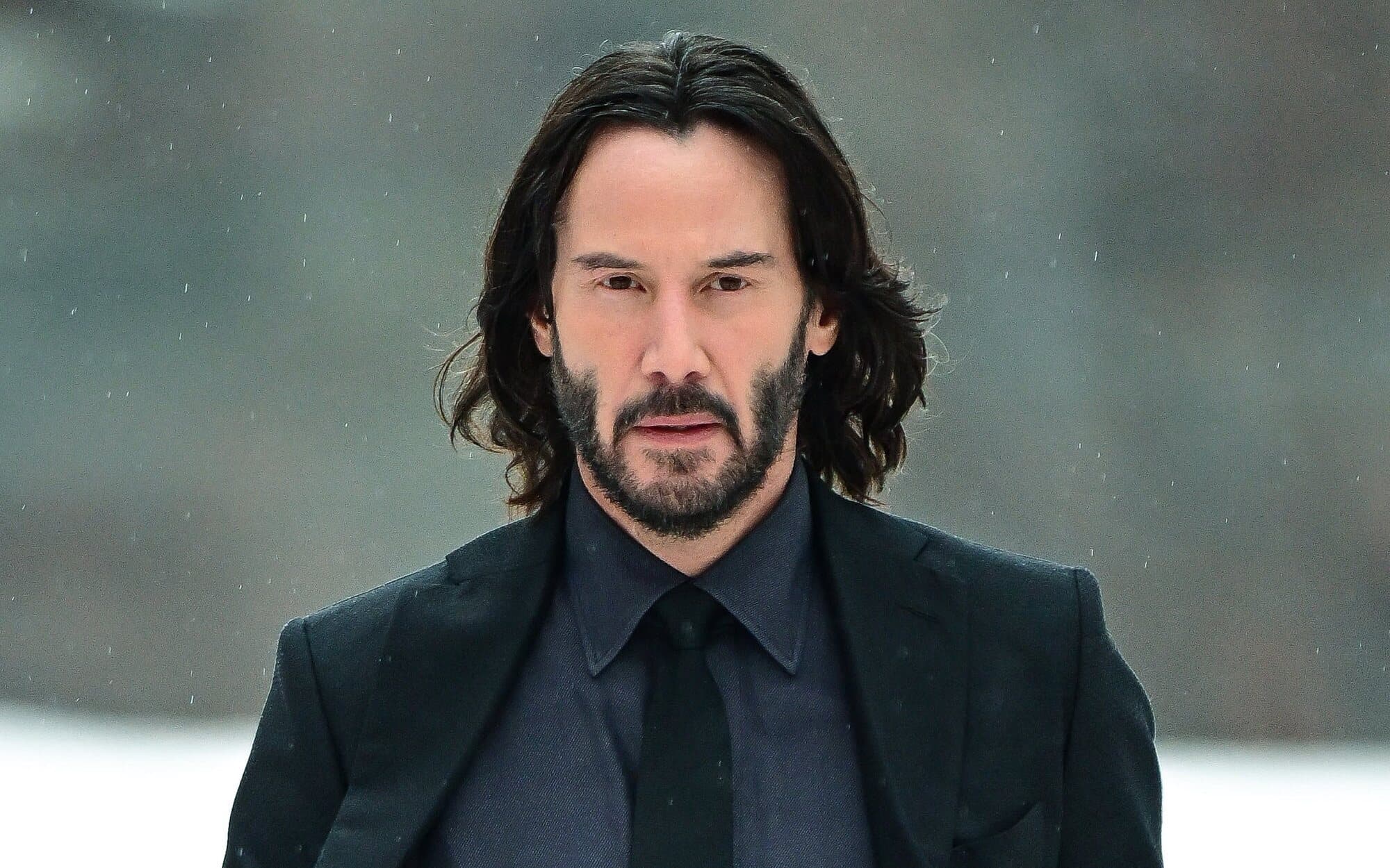 Keanu Reeves : la guerre contre les deepfakes et les arnaques en ligne Keanu Reeves : la guerre contre les deepfakes et les arnaques en ligne