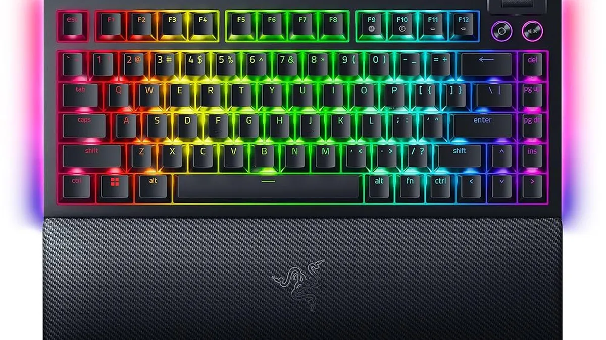 Razer BlackWidow V4 Low-Profile TKL Hyperspeed : Un Clavier Ultra-Fin qui Réinvente la Productivité et le Gaming
