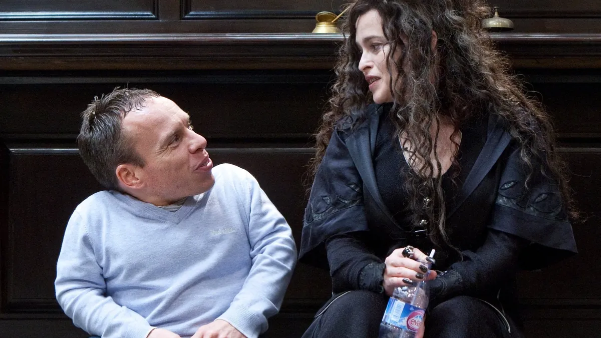 Harry Potter : Warwick Davis de retour dans la série HBO – Entre nostalgie et audace, le pari risqué d’une nouvelle ère magique